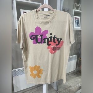 T-shirt beige coloré M ( Fashion nova )